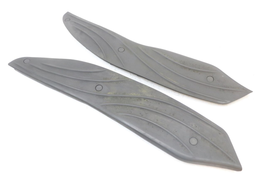 photo de FUßRAUMMATTE PIAGGIO X10 125 (2012 - 2017) - Detailansicht des Bauteils