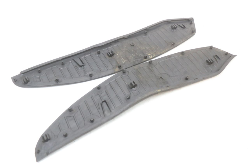 photo de FUßRAUMMATTE PIAGGIO X10 125 (2012 - 2017) - Zoom auf Gebrauchszustand