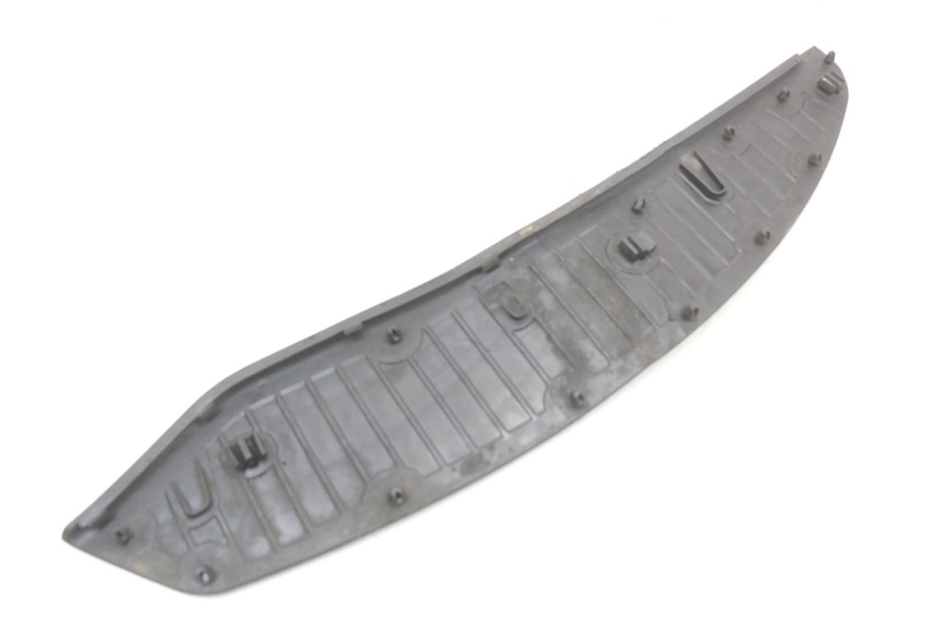 photo de FUßRAUMMATTE PIAGGIO X10 125 (2012 - 2017) - Oberflächenzustand und Material