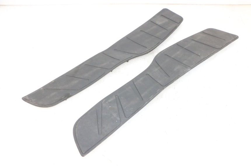 photo de TRITTBRETT VERKLEIDUNG GUMMI PIAGGIO X8 125 (2004 - 2007) - Hauptansicht