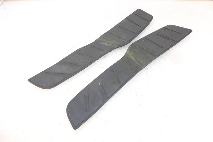 photo de TRITTBRETT VERKLEIDUNG GUMMI PIAGGIO X8 125 (2004 - 2007) - Hauptansicht