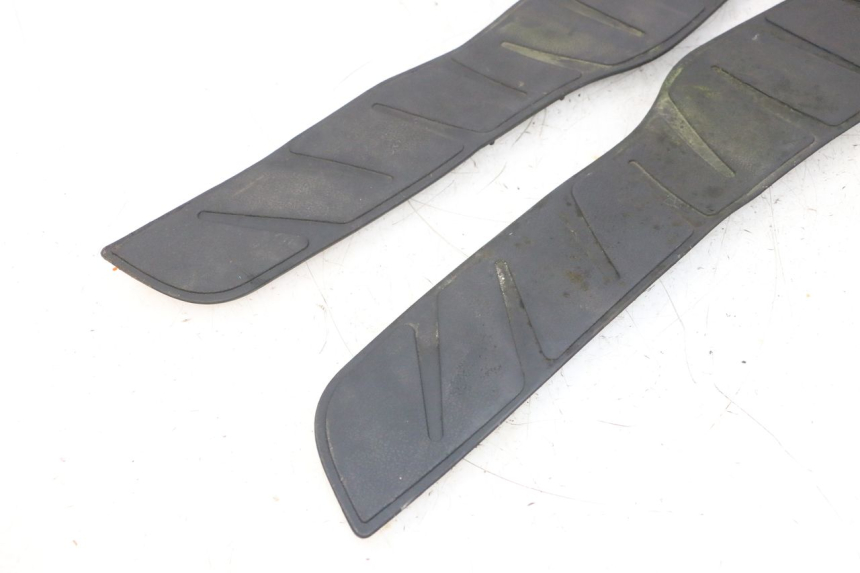 photo de TRITTBRETT VERKLEIDUNG GUMMI PIAGGIO X8 125 (2004 - 2007) - Geprüftes Gebrauchtteil