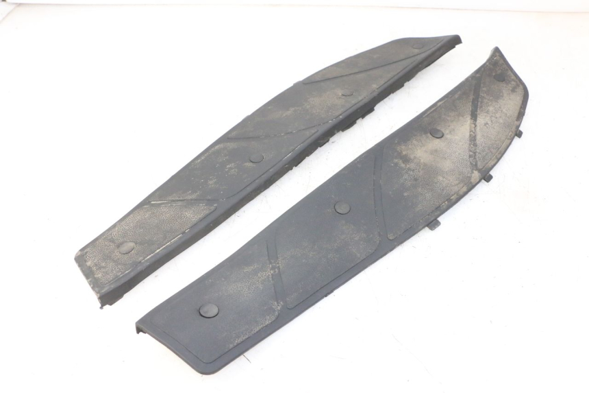 photo de TRITTBRETT VERKLEIDUNG GUMMI PIAGGIO X9 EVOLUTION 125 (2003 - 2007) - Hauptansicht