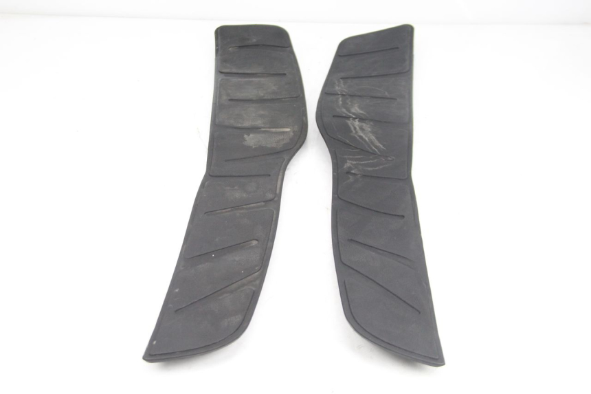 photo de TRITTBRETT VERKLEIDUNG GUMMI PIAGGIO XEVO - X EVO 125 (2007 - 2017) - Zoom auf Gebrauchszustand