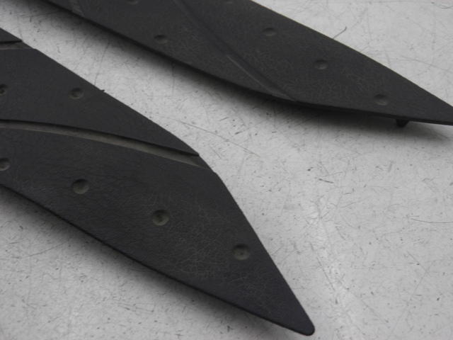 photo de TRITTBRETT VERKLEIDUNG GUMMI YAMAHA XMAX X-MAX 125 (2006 - 2009) - Zoom auf Gebrauchszustand