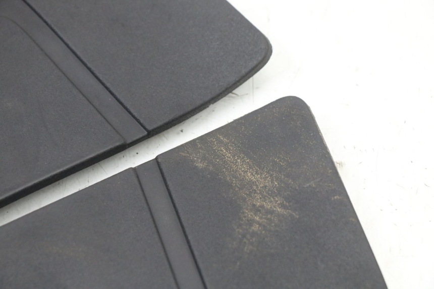 photo de TRITTBRETT VERKLEIDUNG GUMMI YAMAHA YP T-MAX TMAX 530 (2017 - 2020) - Zoom auf Gebrauchszustand