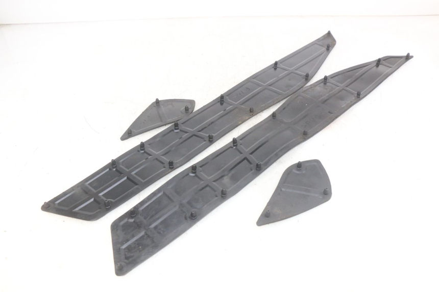 photo de FUßRASTENMATTE YAMAHA YP MAJESTY 400 (2004 - 2008) - Detailansicht des Bauteils