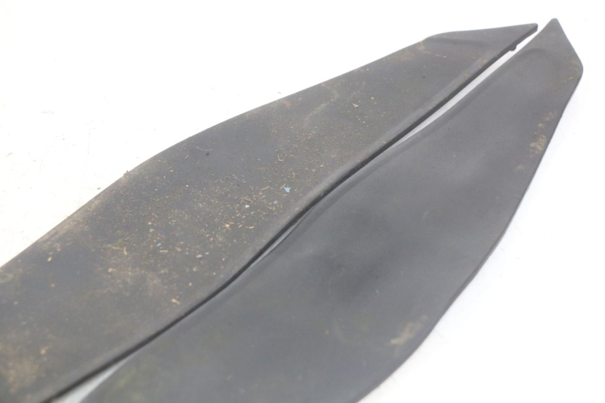 photo de FUßRASTENMATTE YAMAHA YP MAJESTY 400 (2004 - 2008) - Zoom auf Gebrauchszustand