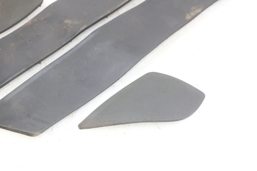 photo de FUßRASTENMATTE YAMAHA YP MAJESTY 400 (2004 - 2008) - Technische Nahaufnahme