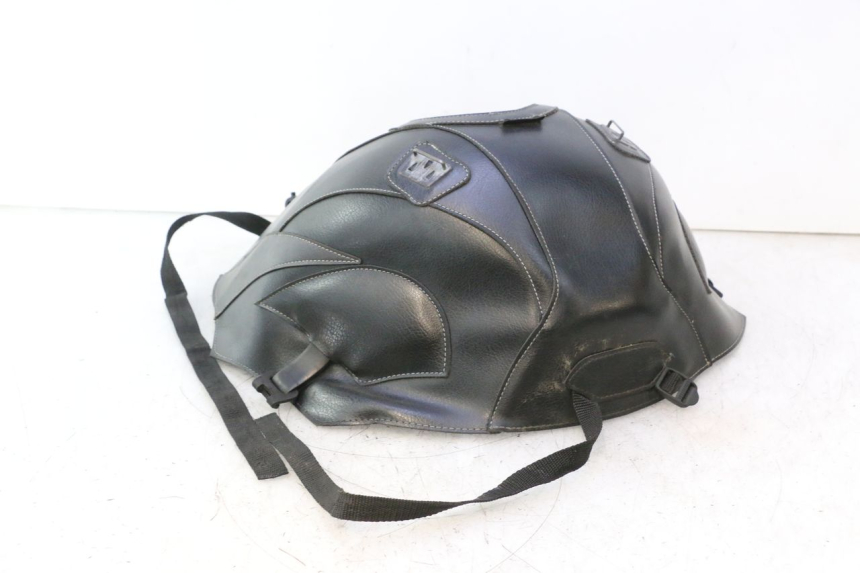 photo de TANKSCHUTZHAUBE KAWASAKI ZZR 600 (1995 - 2004) - Detailansicht des Bauteils