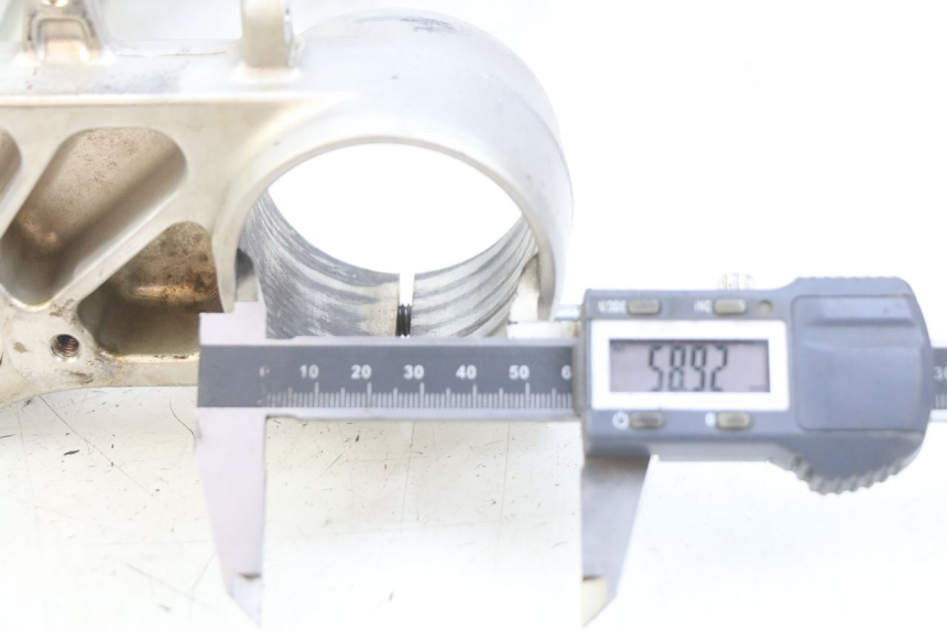 photo de GABELBRÃœCKE HONDA CRF CR-F 450 (2009 - 2012) - Technische Nahaufnahme