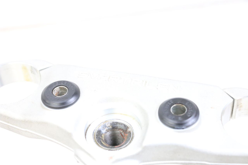 photo de GABELBRÃœCKE HUSQVARNA SVARTPILEN 401 (2018 - 2023) - Details der Befestigungspunkte