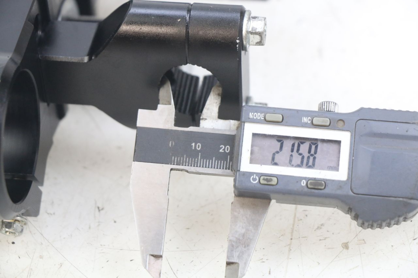 photo de GABELSCHUTZ YCF R-START 125 - Detailansicht des Bauteils