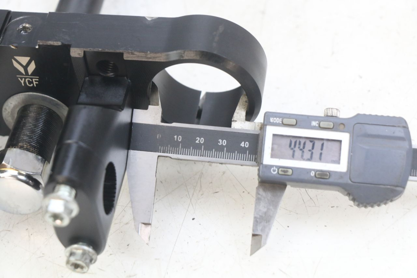 photo de GABELSCHUTZ YCF R-START 125 - Zoom auf Gebrauchszustand