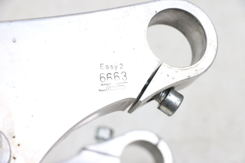 photo de GABELBRÃœCKE HARLEY DAVIDSON SPORTSTER XL CUSTOM 1200 (2003 - 2004) - Details der Befestigungspunkte