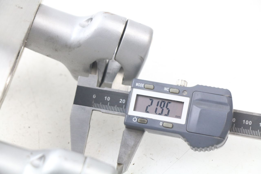 photo de GABELBRÃœCKE OBEN HYOSUNG AQUILA GV 125 (2009 - 2016) - Detailansicht des Bauteils