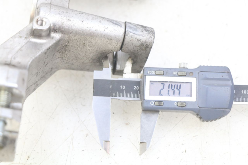 photo de OBERE GABELBRüCKE SUZUKI BURGMAN 650 (2002 - 2004) - Detailansicht des Bauteils