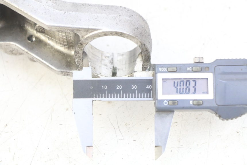 photo de OBERE GABELBRüCKE SUZUKI BURGMAN 650 (2002 - 2004) - Zoom auf Gebrauchszustand