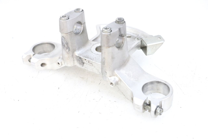 photo de GABELBRÃœCKE OBEN SUZUKI BURGMAN 650 (2013 - 2020) - Details der Befestigungspunkte