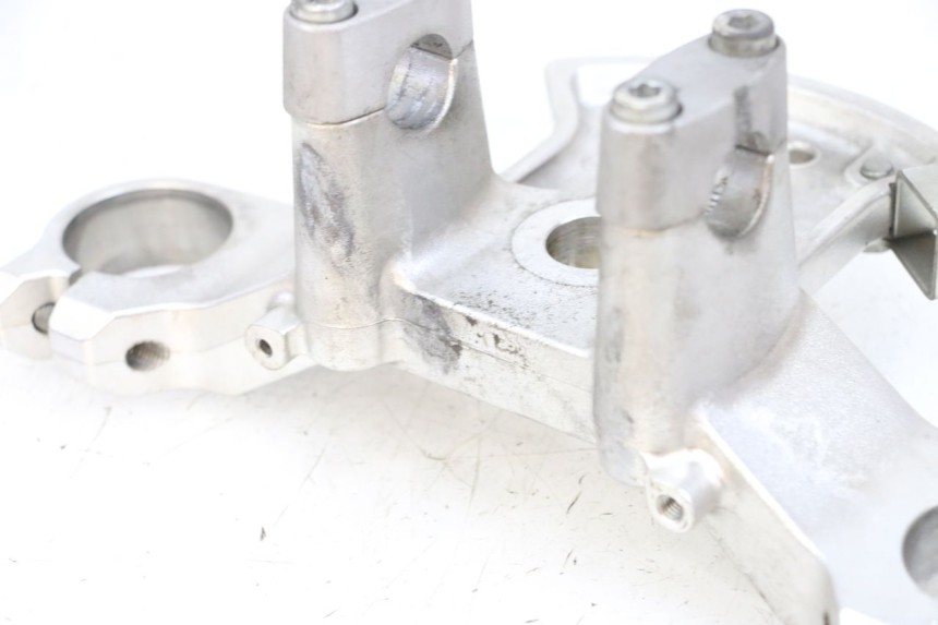 photo de GABELBRÃœCKE OBEN SUZUKI BURGMAN 650 (2013 - 2020) - Oberflächenzustand und Material