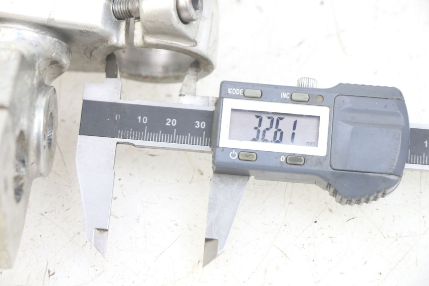 photo de OBERE GABELBRüCKE HONDA CA REBEL 125 (1995 - 2001) - Zoom auf Gebrauchszustand