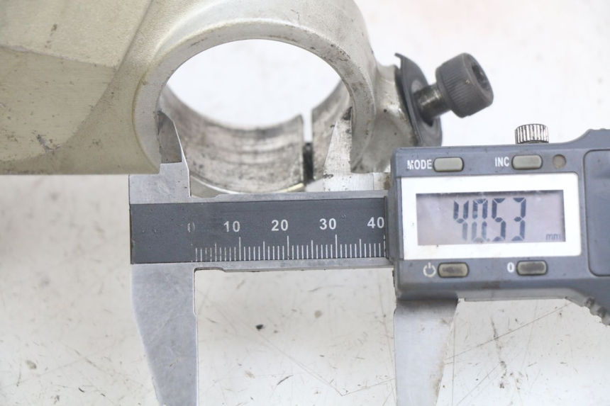 photo de OBERE GABELBRüCKE HONDA CBR F SC25 1000 (1989 - 1992) - Detailansicht des Bauteils