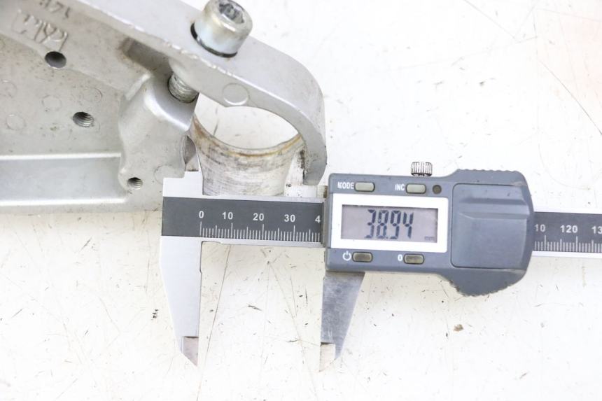 photo de GABELBRÃœCKE OBEN APRILIA CLASSIC 125 (1995 - 2001) - Zoom auf Gebrauchszustand