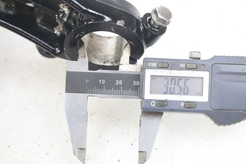 photo de OBERE GABELBRüCKE HONDA CM 125 (1983 - 2003) - Detailansicht des Bauteils