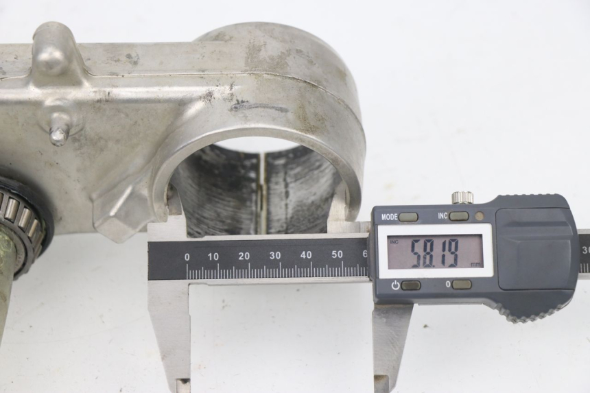 photo de GABELBRÃœCKE OBEN HONDA CRF CR-F 450 (2009 - 2012) - Zoom auf Gebrauchszustand