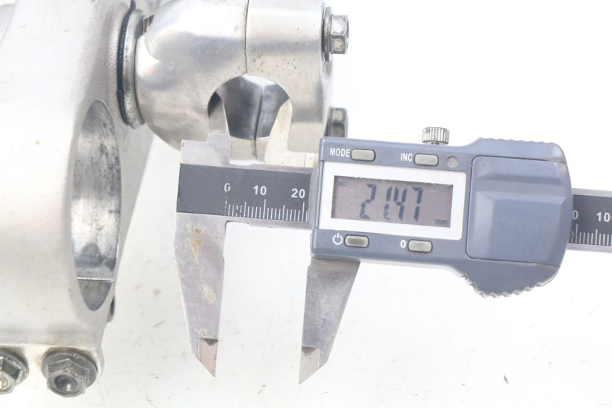 photo de OBERE GABELBRüCKE HONDA CRF 250 (2016 - 2017) - Detailansicht des Bauteils