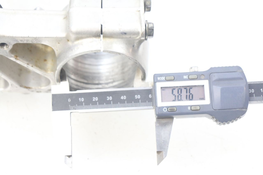 photo de OBERE GABELBRüCKE HONDA CRF 250 (2016 - 2017) - Zoom auf Gebrauchszustand