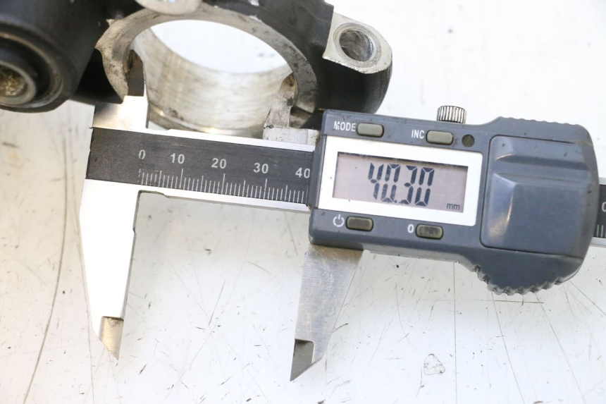 photo de GABELBRÃœCKE OBEN KAWASAKI ER-6 ER6 F ABS 650 (2012 - 2016) - Detailansicht des Bauteils