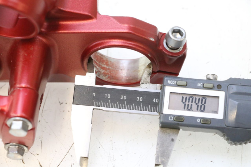 photo de GABELBRÃœCKE OBEN KAWASAKI ER-6 ER6 N 650 (2005 - 2009) - Detailansicht des Bauteils