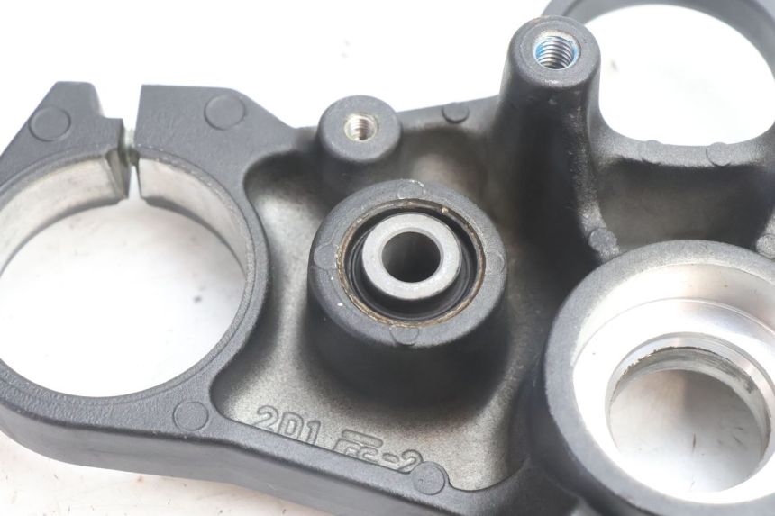 photo de GABELBRÃœCKE OBEN YAMAHA FZ8 800 (2010 - 2016) - Details der Befestigungspunkte