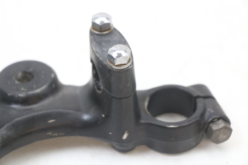 photo de GABELBRÃœCKE OBEN SUZUKI GN 125 (1997 - 2000) - Details der Befestigungspunkte