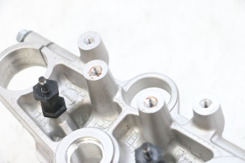 photo de GABELBRÃœCKE OBEN SUZUKI GSF N BANDIT 600 (1996 - 1999) - Alternative Perspektive