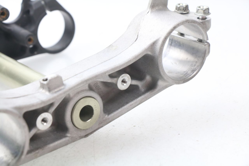 photo de GABELBRÃœCKE OBEN SUZUKI GSX-R GSXR K16 1000 (2012 - 2016) - Zoom auf Gebrauchszustand