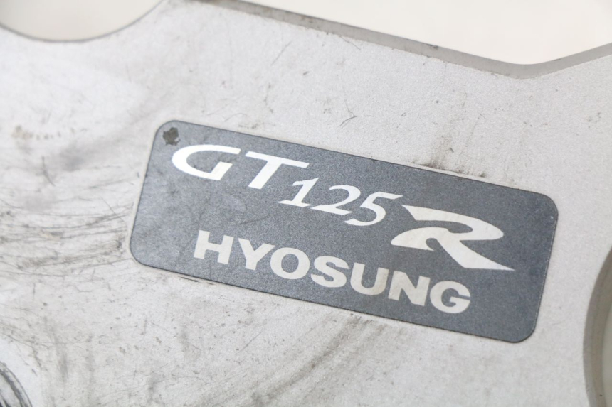 photo de GABELBRÃœCKE OBEN HYOSUNG GTR 125 (2006 - 2008) - Detailansicht des Bauteils