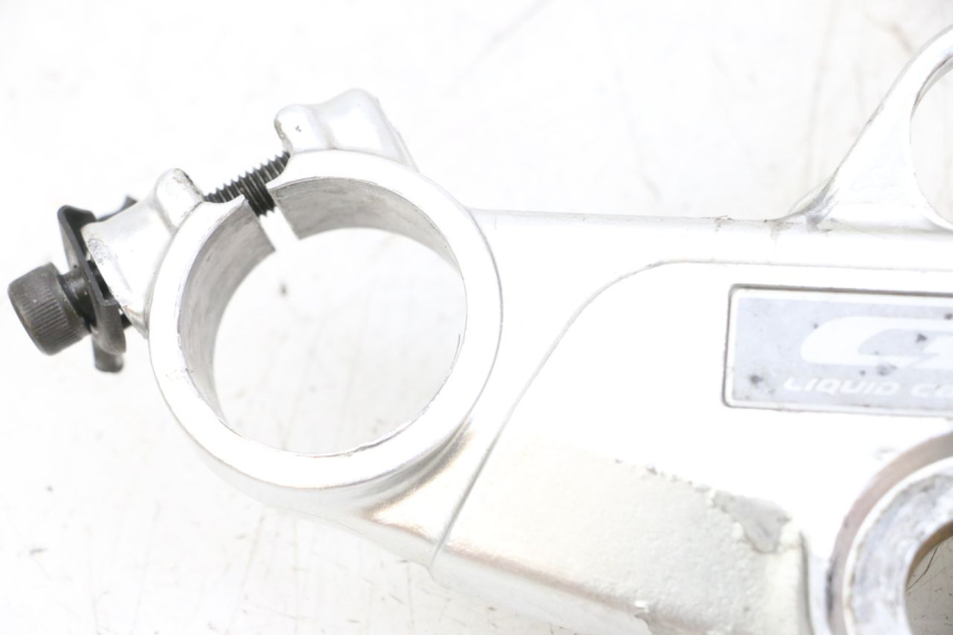 photo de GABELBRÃœCKE OBEN HONDA CBR F 1000 (1993 - 1996) - Oberflächenzustand und Material