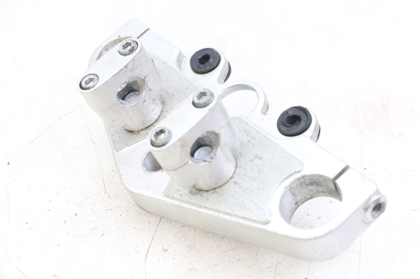 photo de GABELBRÃœCKE OBEN JINLUN JL HIGHLANDER 125 (2007 - 2015) - Details der Befestigungspunkte