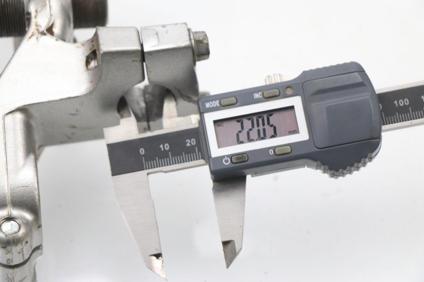 photo de GABELBRÃœCKE OBEN KAWASAKI KX 65 (2000 - 2019) - Detailansicht des Bauteils