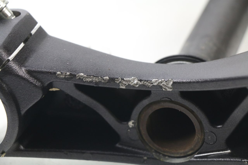 photo de GABELBRÃœCKE OBEN DUCATI M796 MONSTER 796 (2010 - 2014) - Technische Nahaufnahme