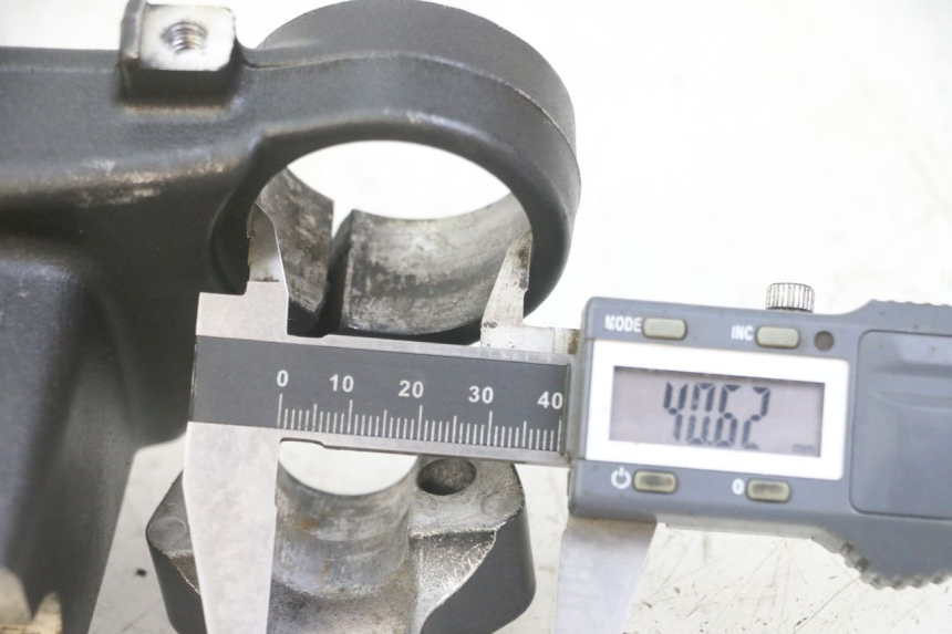 photo de GABELBRÃœCKE OBEN HONDA NTV DEAUVILLE ABS 700 (2007 - 2016) - Detailansicht des Bauteils