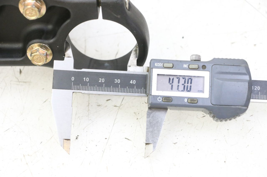 photo de GABELBRÃœCKE OBEN APOLLO RFZ 150 - Detailansicht des Bauteils