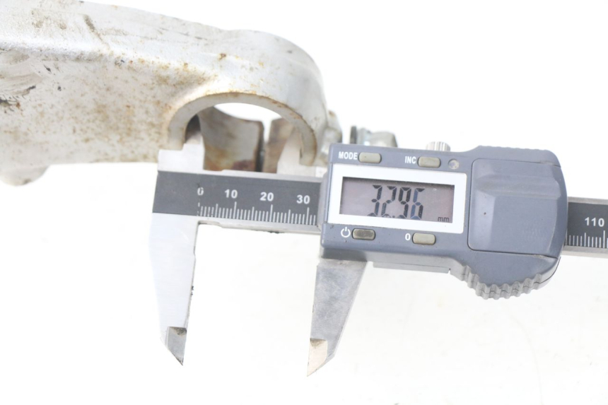 photo de GABELBRÃœCKE OBEN SUZUKI RV VAN VAN 125 (2003 - 2008) - Detailansicht des Bauteils