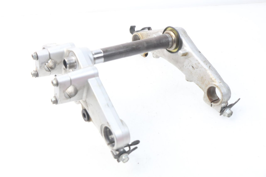 photo de GABELBRÃœCKE OBEN SUZUKI RV VAN VAN 125 (2003 - 2008) - Alternative Perspektive