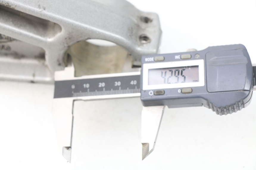 photo de GABELBRÃœCKE OBEN TRIUMPH SPRINT ST ABS 1050 (2005 - 2007) - Technische Nahaufnahme