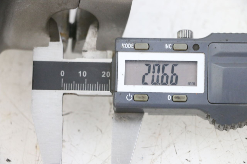 photo de GABELBRÃœCKE OBEN YAMAHA TDR DELTABOX 125 (1997 - 2003) - Detailansicht des Bauteils