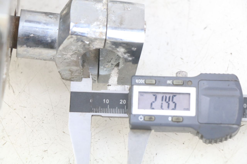 photo de OBERE GABELBRÜCKE DAELIM VL DAYSTAR 125 (2000 - 2011) - Zoom auf Gebrauchszustand