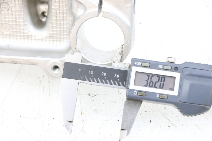 photo de GABELBRÃœCKE OBEN SUZUKI VL INTRUDER 125 (2004 - 2007) - Detailansicht des Bauteils